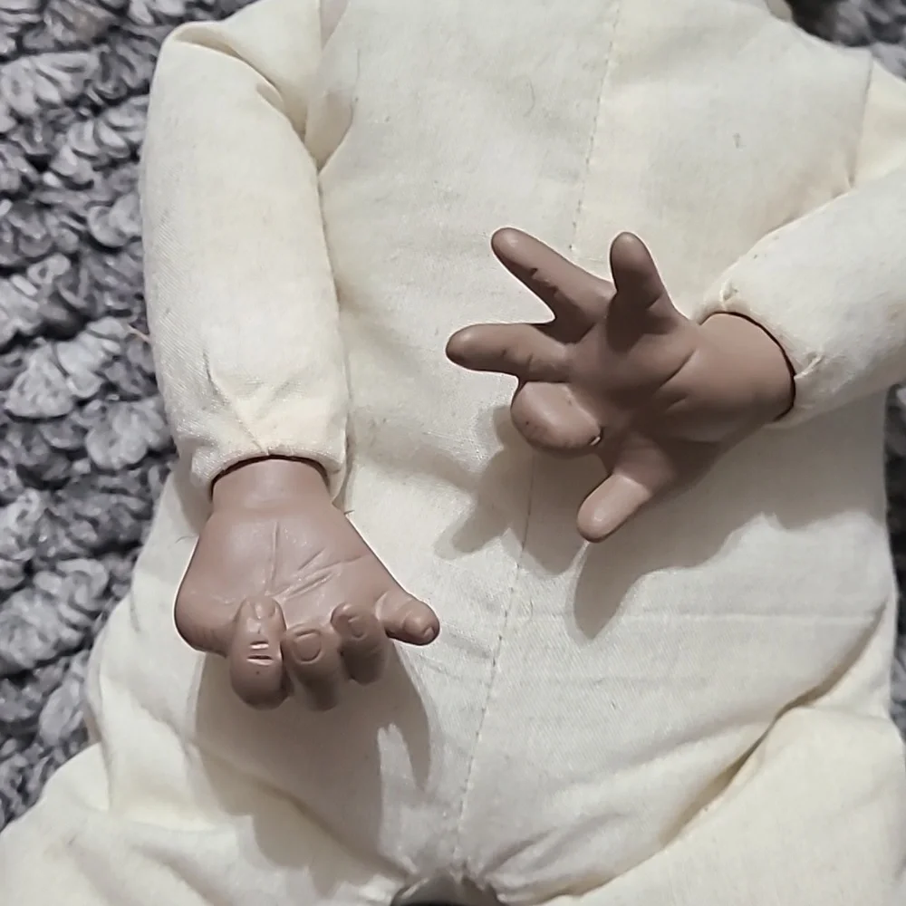 1993 YOLANDA bello‎ Porcelain Baby Doll Vintage Dress